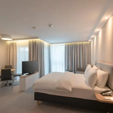Express - By Ihg 3*