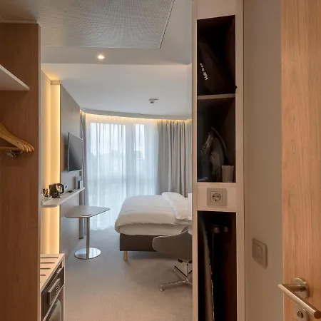 Express - By Ihg 3*