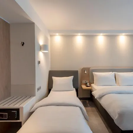 Express - By Ihg Hotel 3*
