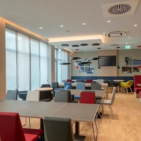Express - By Ihg מלון 3*