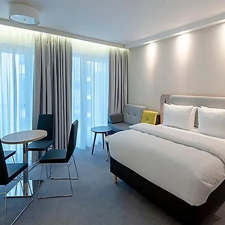 Express - By Ihg Hotel 3*