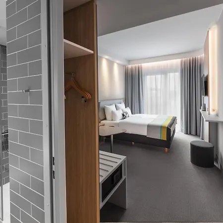 Express - By Ihg Hotel