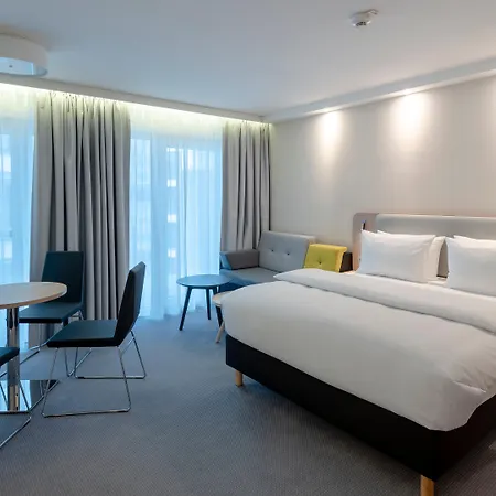 Express - By Ihg Hotel 3*