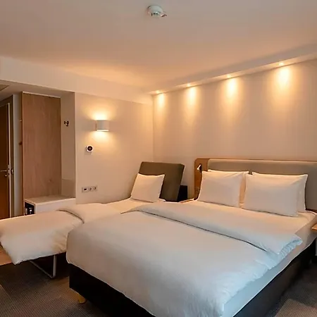 Express - By Ihg Hotel