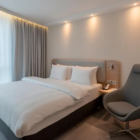 Express - By Ihg 3*