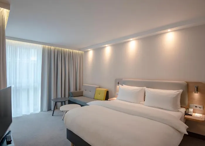 Express - By Ihg 3*