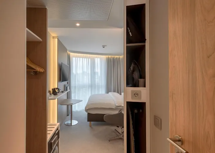 Express - By Ihg 3*