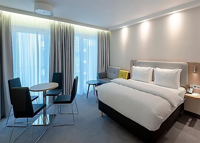 Express - By Ihg ホテル 3*