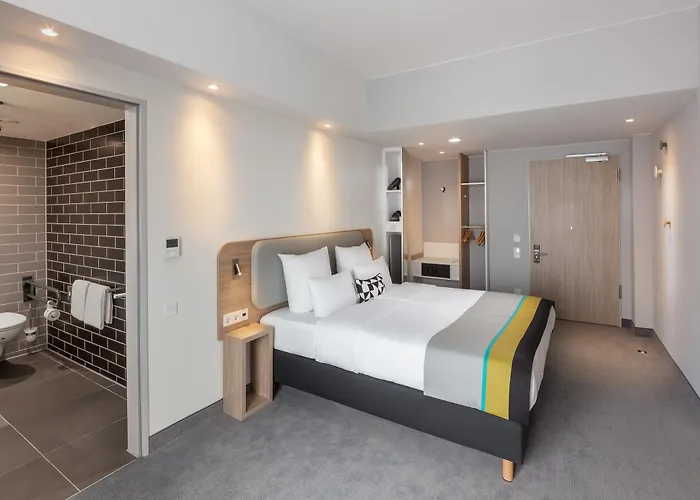 Express - By Ihg ホテル 3*