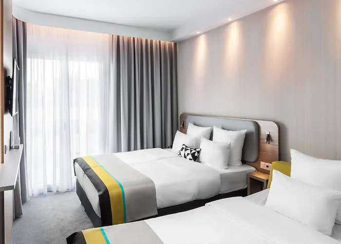 Express - By Ihg
