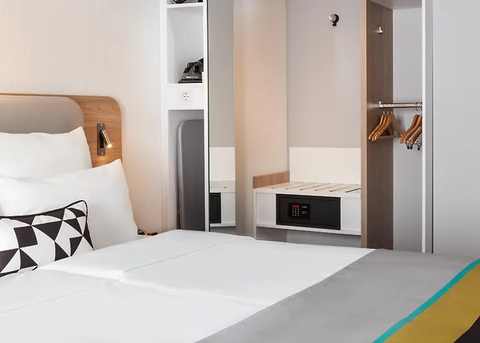 Express - By Ihg 3*